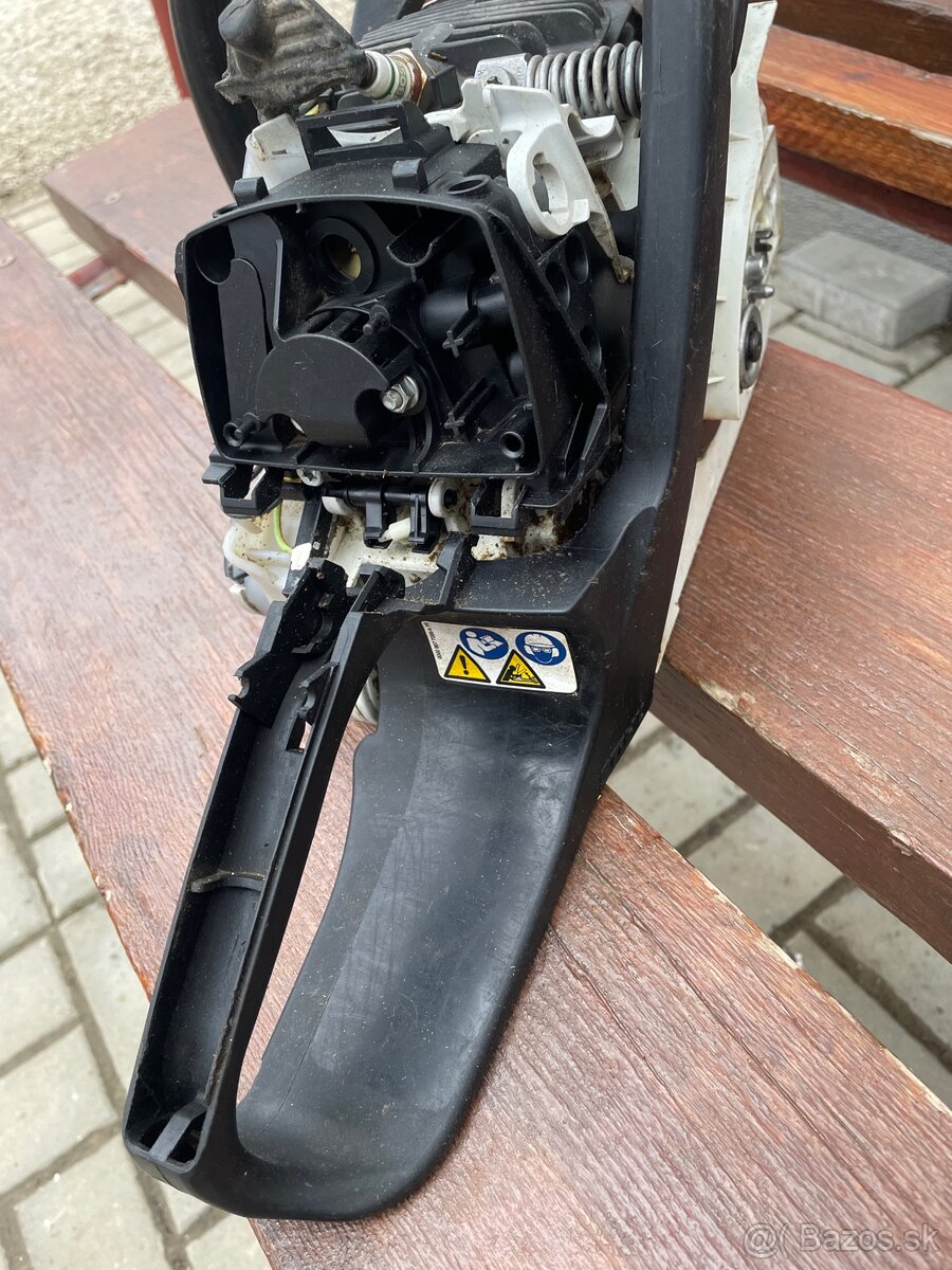 Predám motorovú pilu STIHL MS 211C - 11