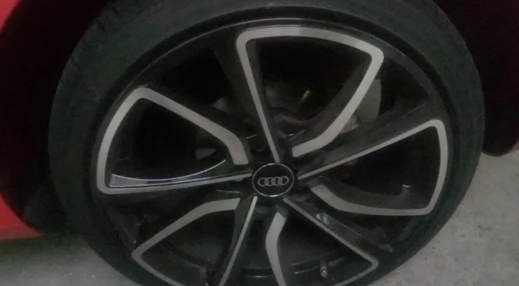 Stredové krytky - pukličky kolies AUDI . - 11