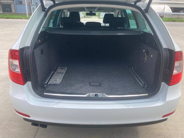 Škoda Superb Combi 2.0 TDI DSG,2015,NAVI,XENON - 11