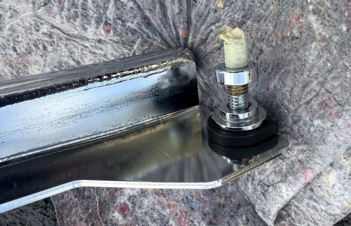 HARLEY DAVIDSON® BREAKOUT M8 SISSYBAR - 11