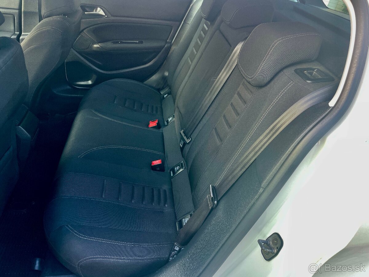 Peugeot 308 1.6 HDi - 11