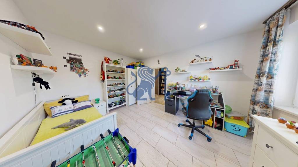 4-izbový rodinný dom v tichom prostredí - 11