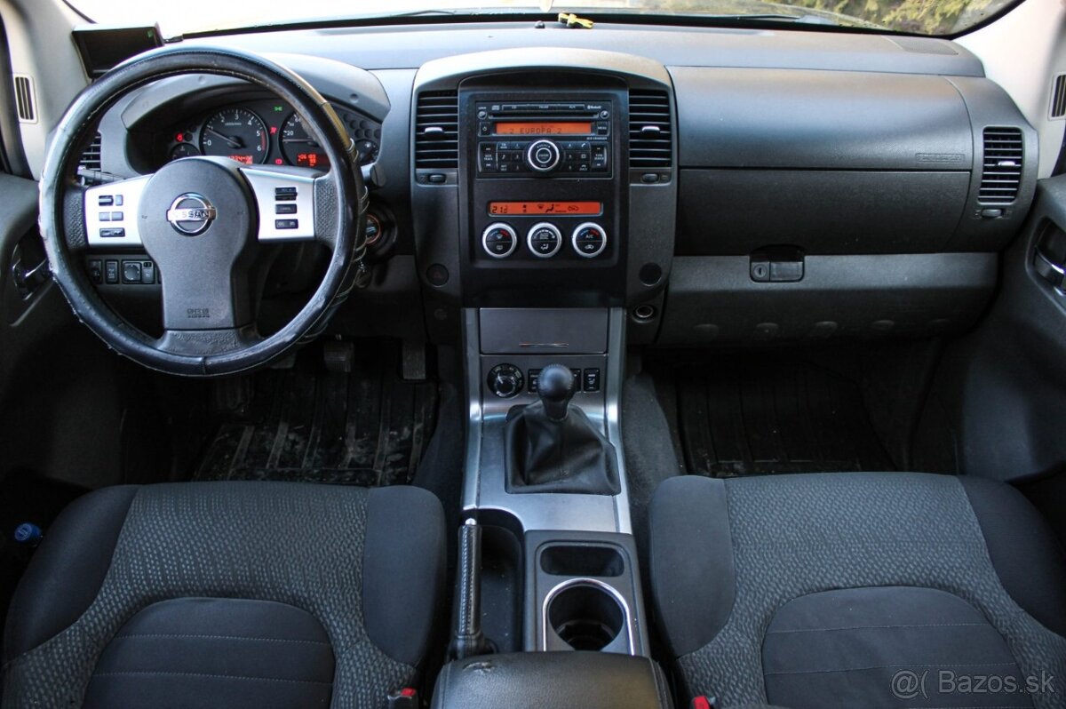 Nissan Navara DoubleCab 2.5 dCi - 11