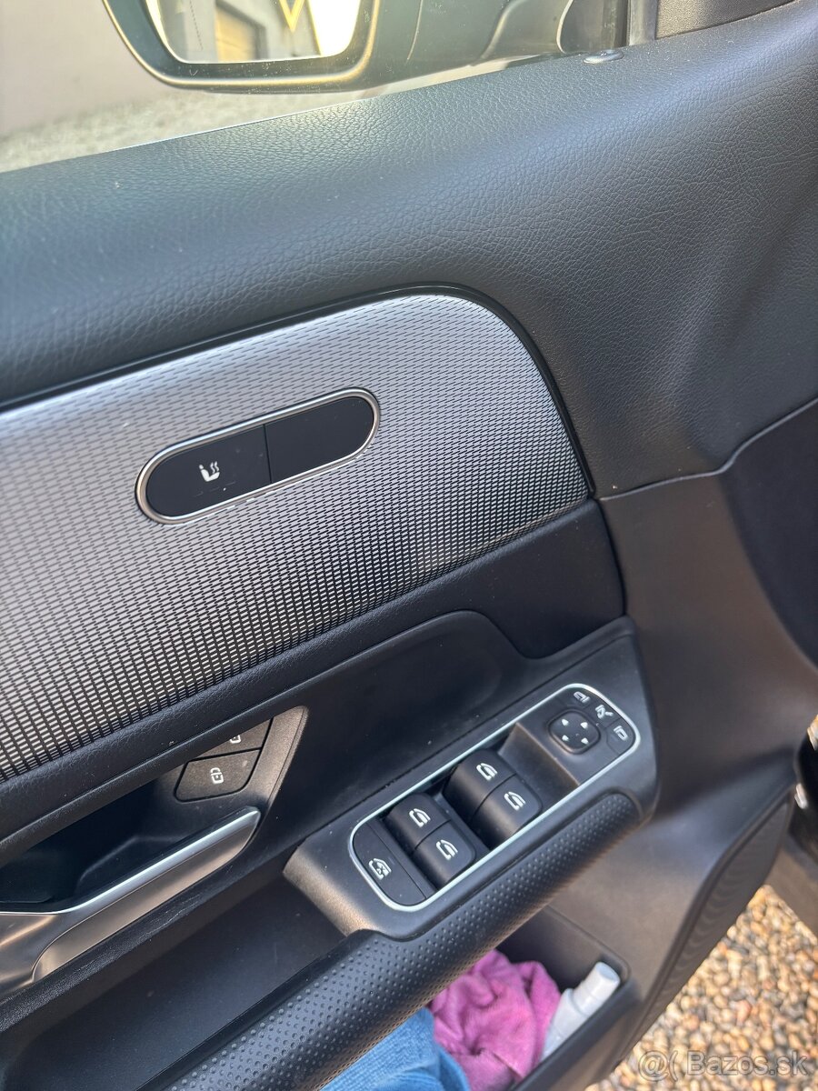 Mercedes-Benz GLB 200D 4Matic - 11