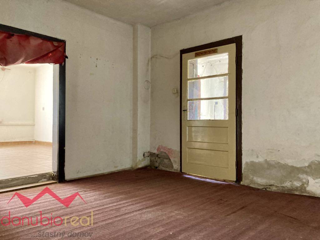 Starší rodinný dom s pozemkom /190m2/, Komárno - 11