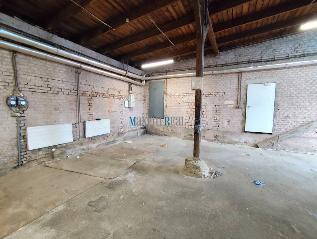 Kancelárie + sklad v centre Nitry s parkovaním - 11