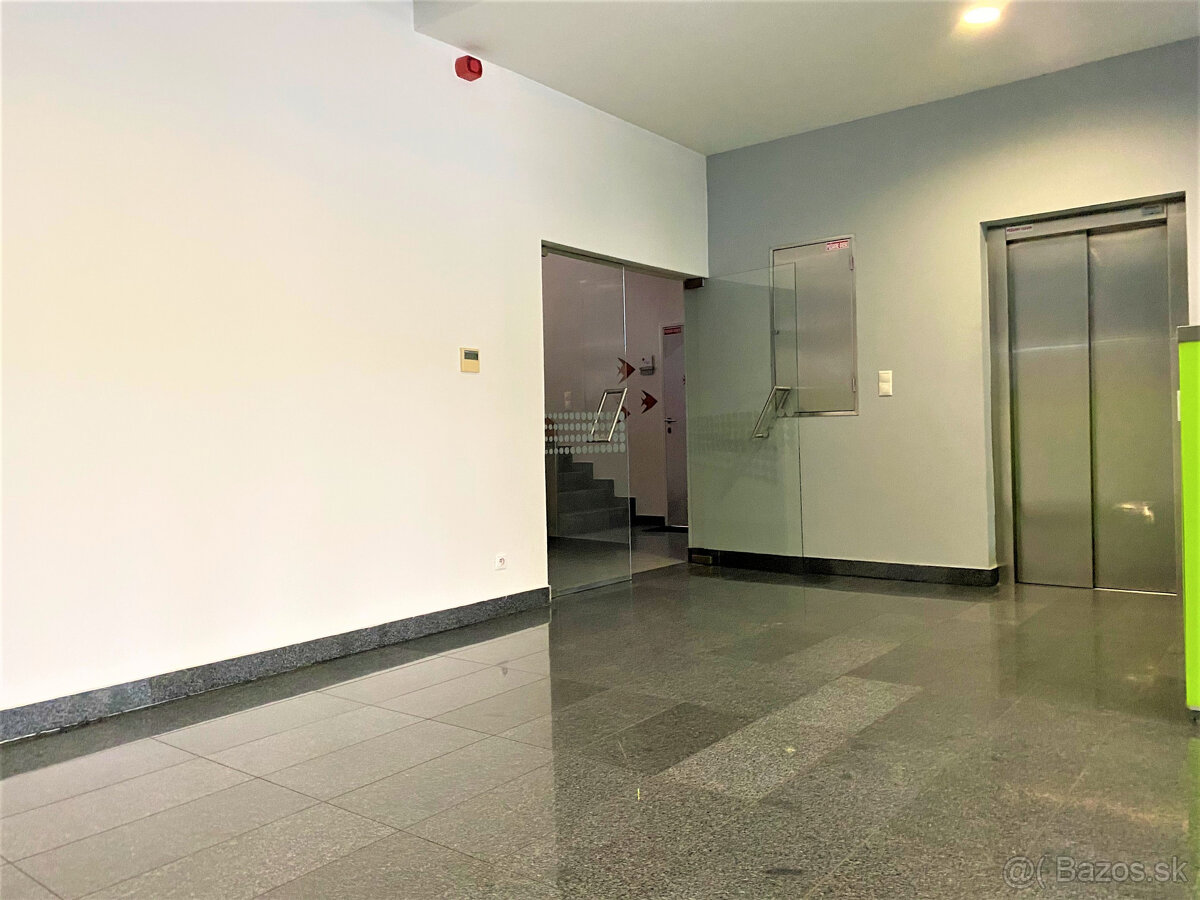 Kancelárske priestory - 85 m2 - v centre pri Auparku - 11