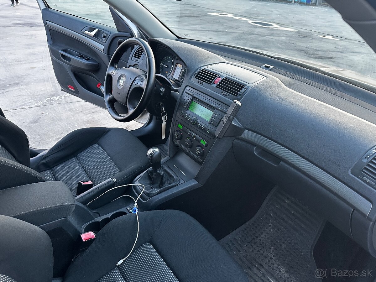ŠKODA OCTAVIA COMBI 1.9 tdi - 11