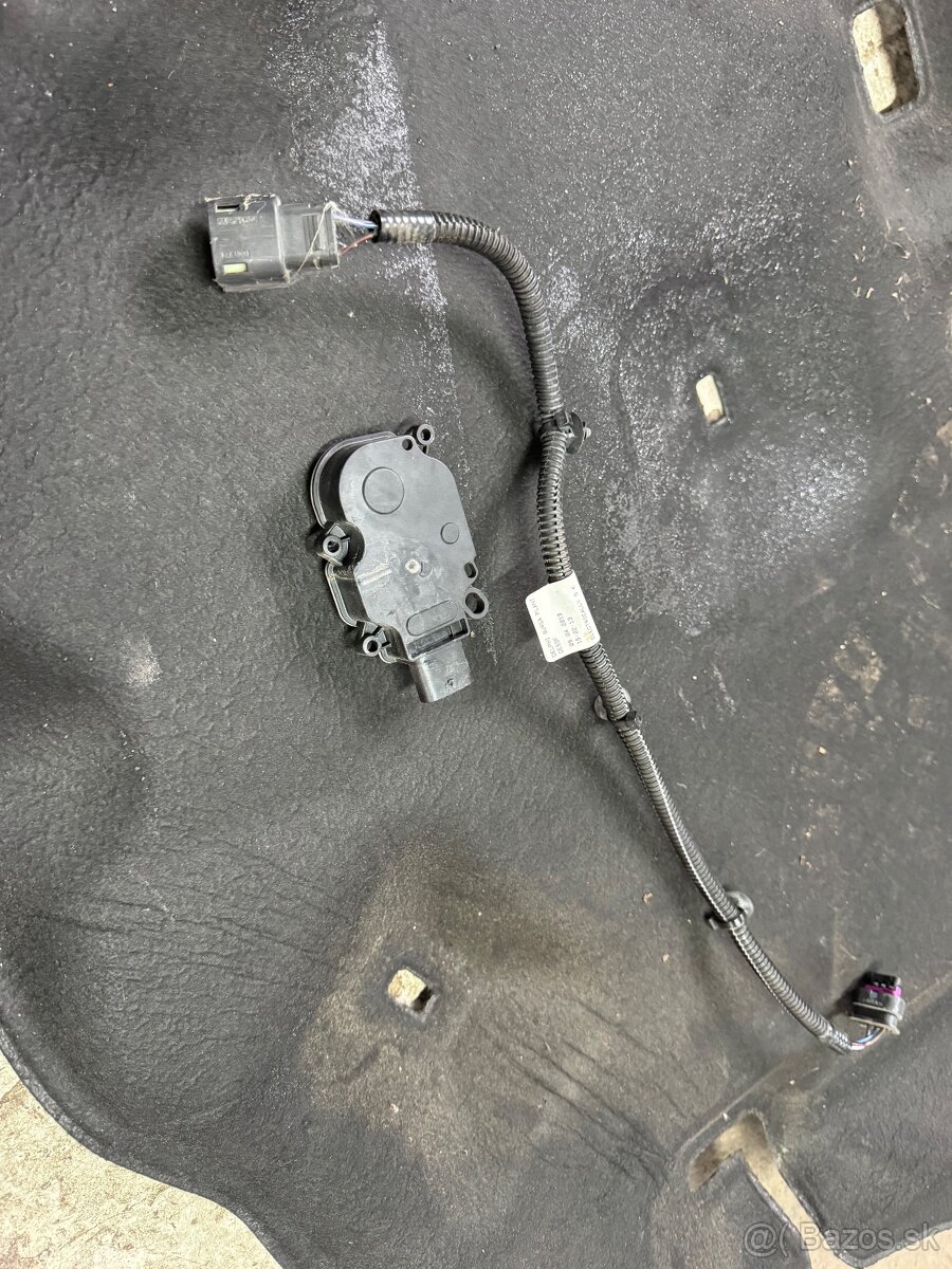 Predám diely Volvo v40 - 11