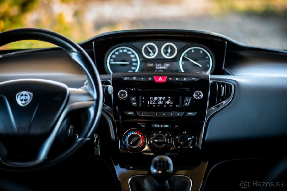 LANCIA YPSILON 1,3 MULTIJET - 11