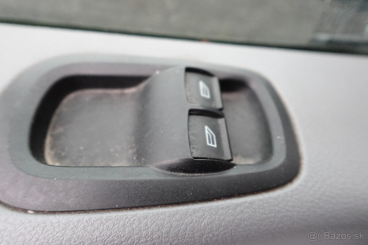 FORD TRANSIT L3H2 6MÍST 2,2TDCI KLIMA - 11