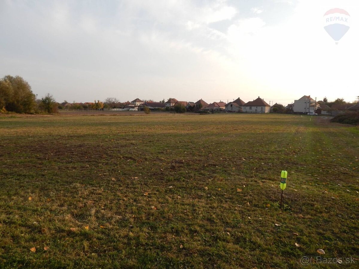 Komjatice – pozemok 5.478 m² na výstavbu (6 stavebných pozem - 11