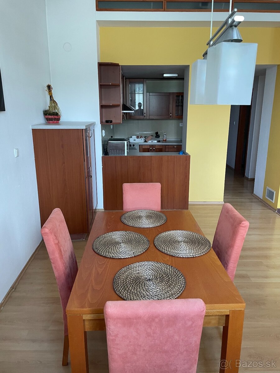 Prenájom 3 izboveho bytu v centre Žiliny - 11