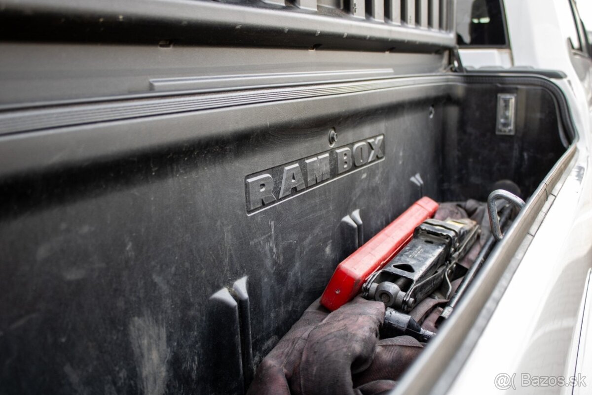 Dodge RAM 1500 / 4x4 / LARAMIE / 295kW / AT8 - 11