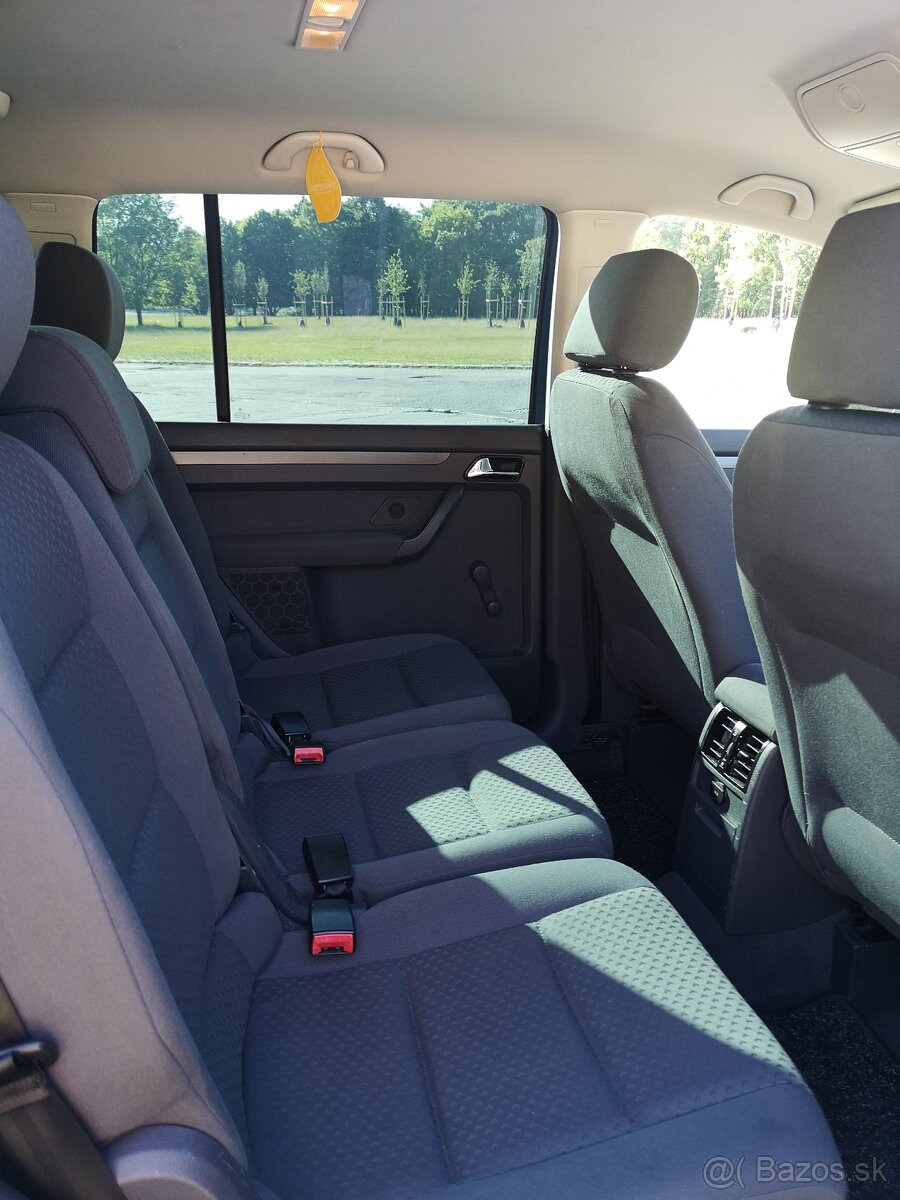 Volkswagen Touran AUTOMAT s park. senzorom - 11