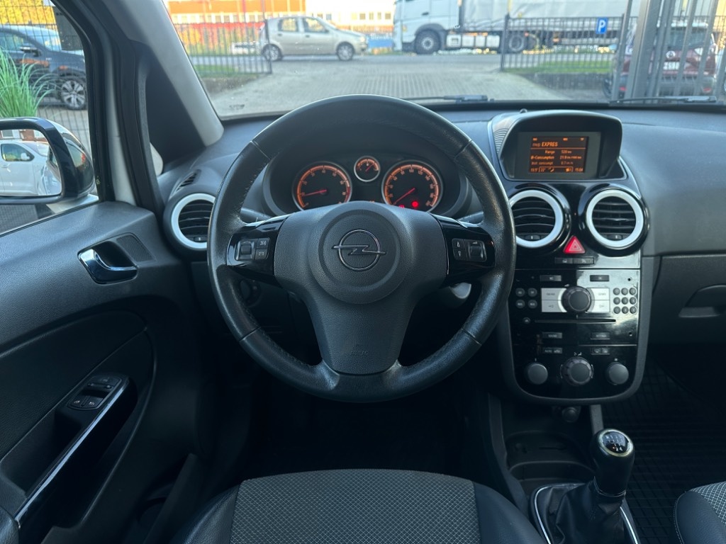 Opel Corsa 1.2 16V Enjoy - 11