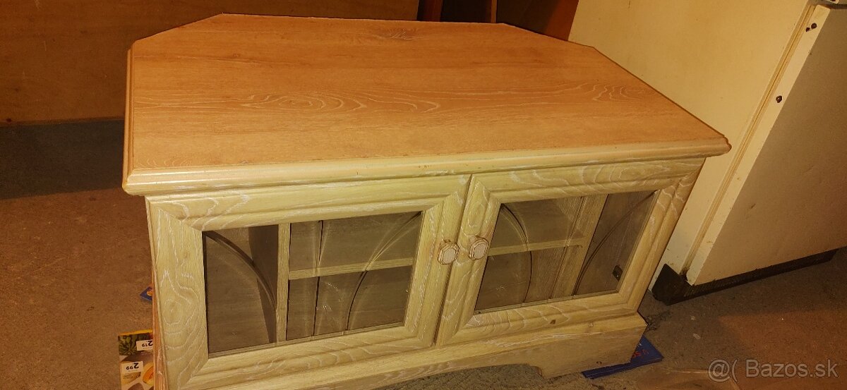 Skrinka/stolik pod TV - 11