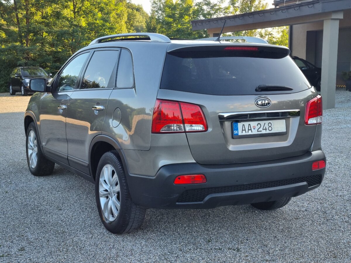KIA SORENTO 2,2CRDi 4x4 7.MIESTNE - 11