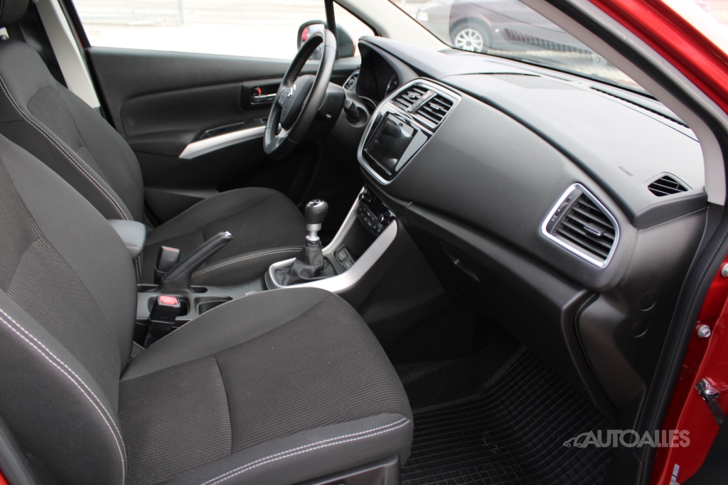 Suzuki SX4 S-Cross 1,4 i BOOSTERJET 4x4 103 kW ALL GRIP PREM - 11