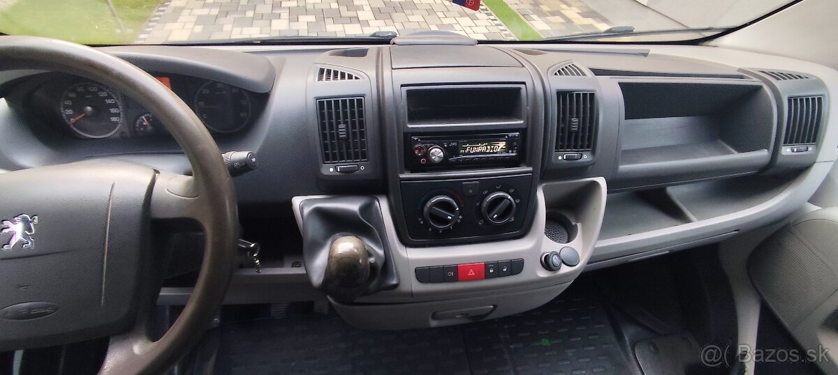Peugeot Boxer valník 7 miestny ,korba - 11