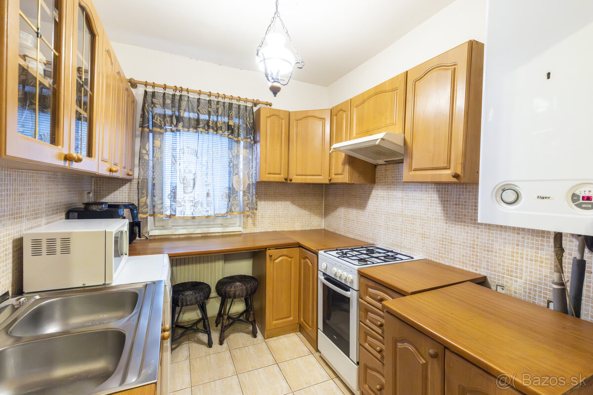 PREDAJ RD VALALIKY - 11