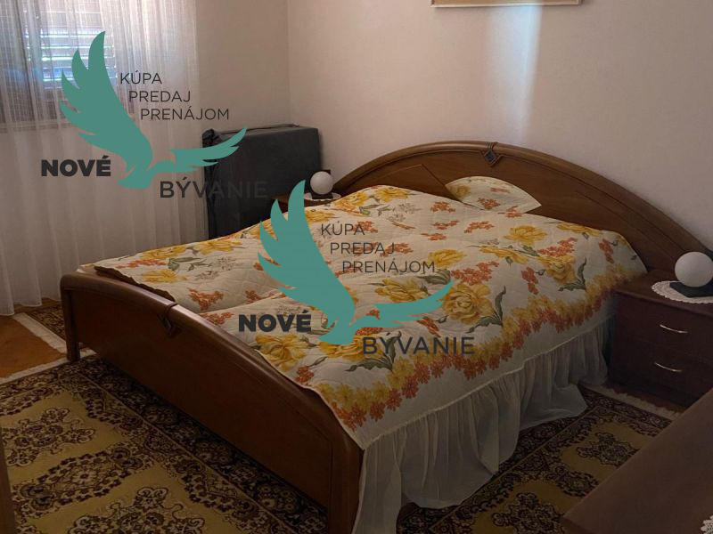 Dom s garážou na priestrannom pozemku len 300m od mora v Cho - 11