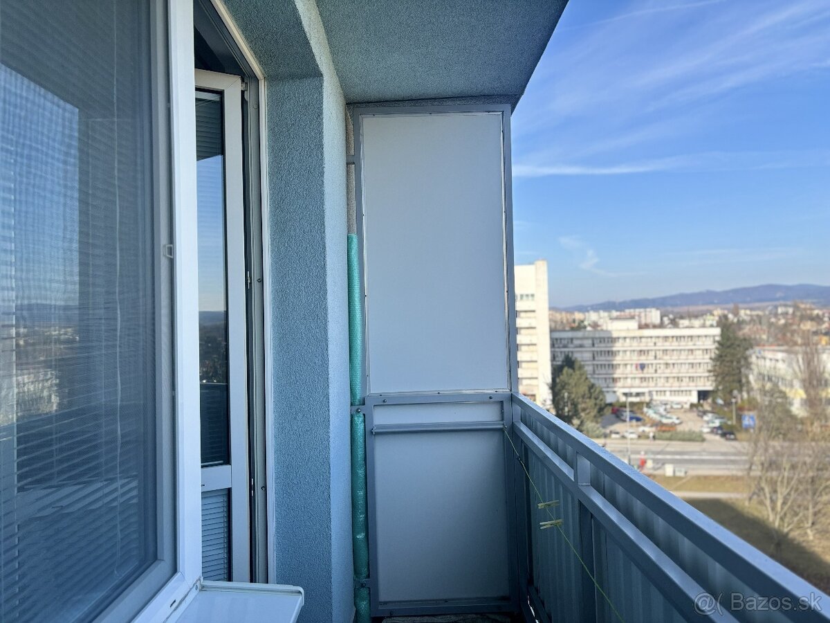 1-izb. byt na Juhu s balkónom - 11