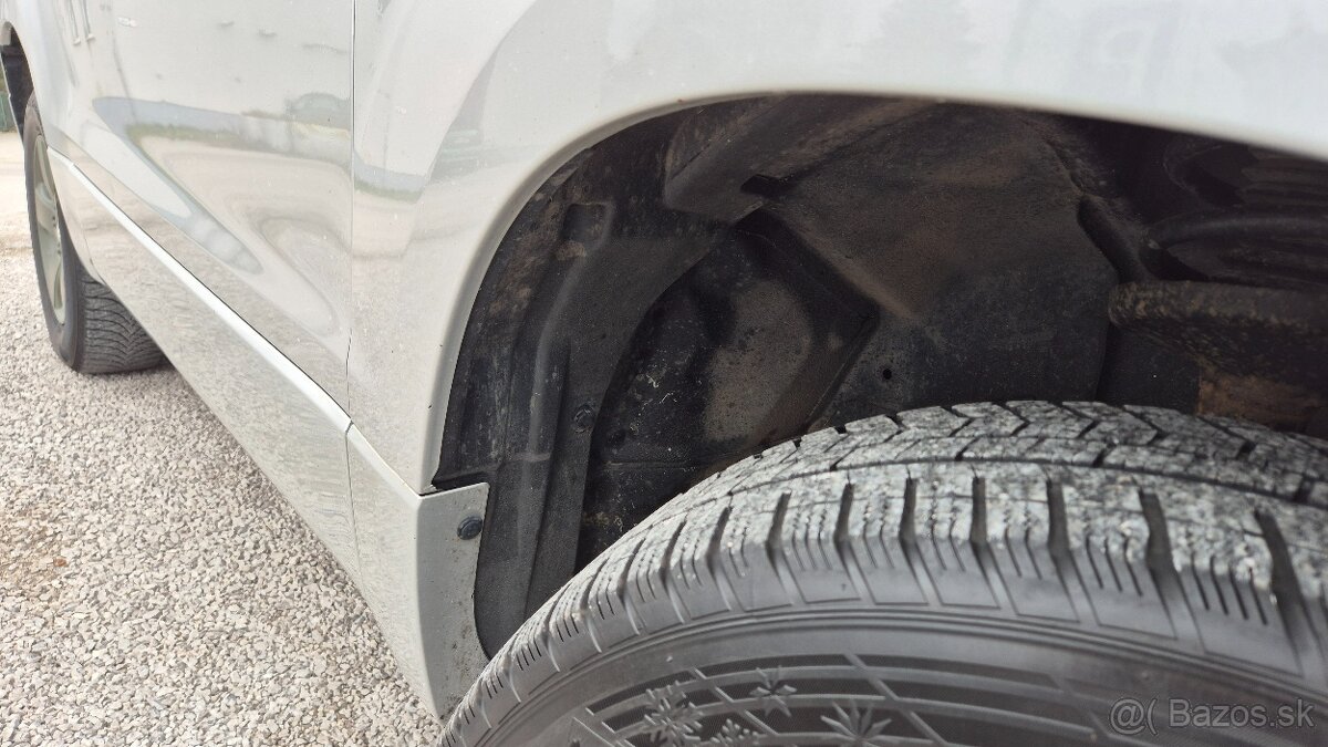 Suzuki Grand Vitara 1.9 DDiS JX - 11