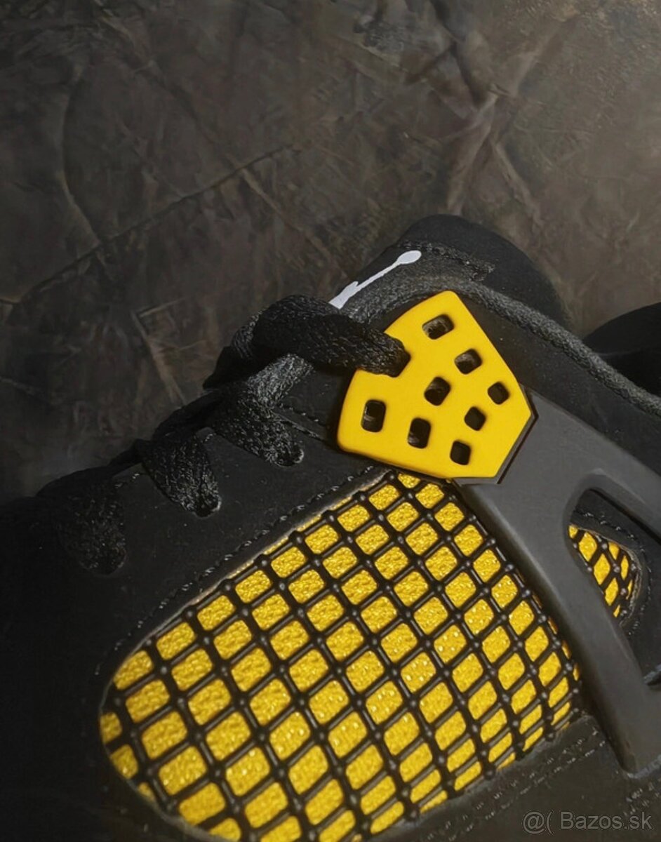 Jordan RETRO 4 Yellow - 11