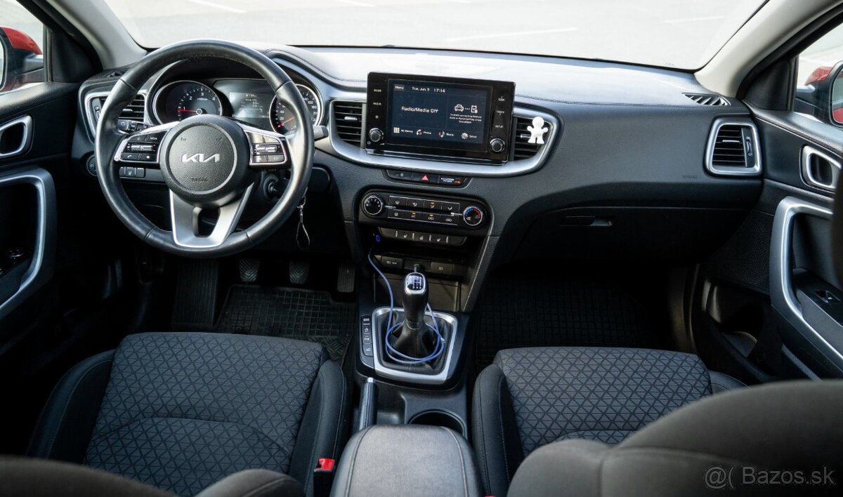 Kia Ceed SW 1.6 CRDi MHEV - 11