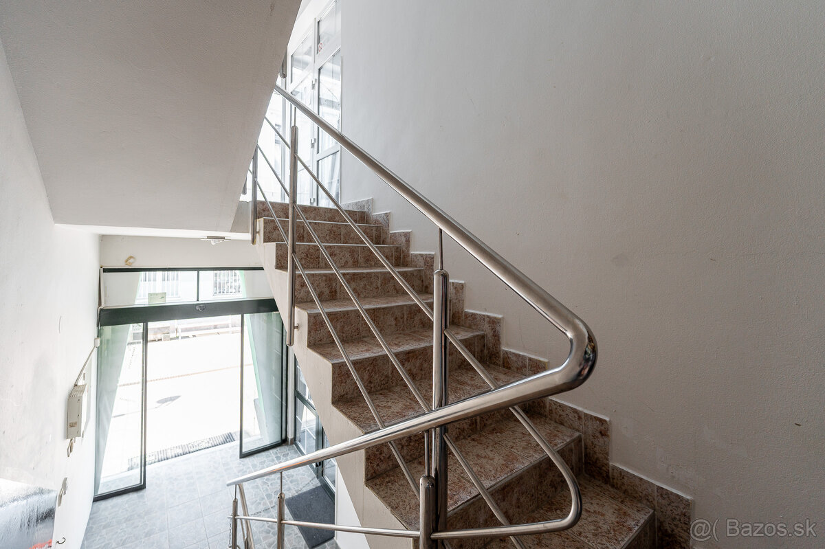 Na predaj polyfunkčná budova, 320 m2 - Centrum, Michalovce - 11
