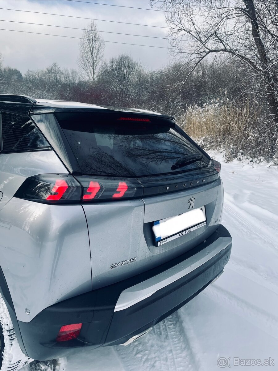 Peugeot 2008 1.2 PureTech 130 GT EAT8 - 11