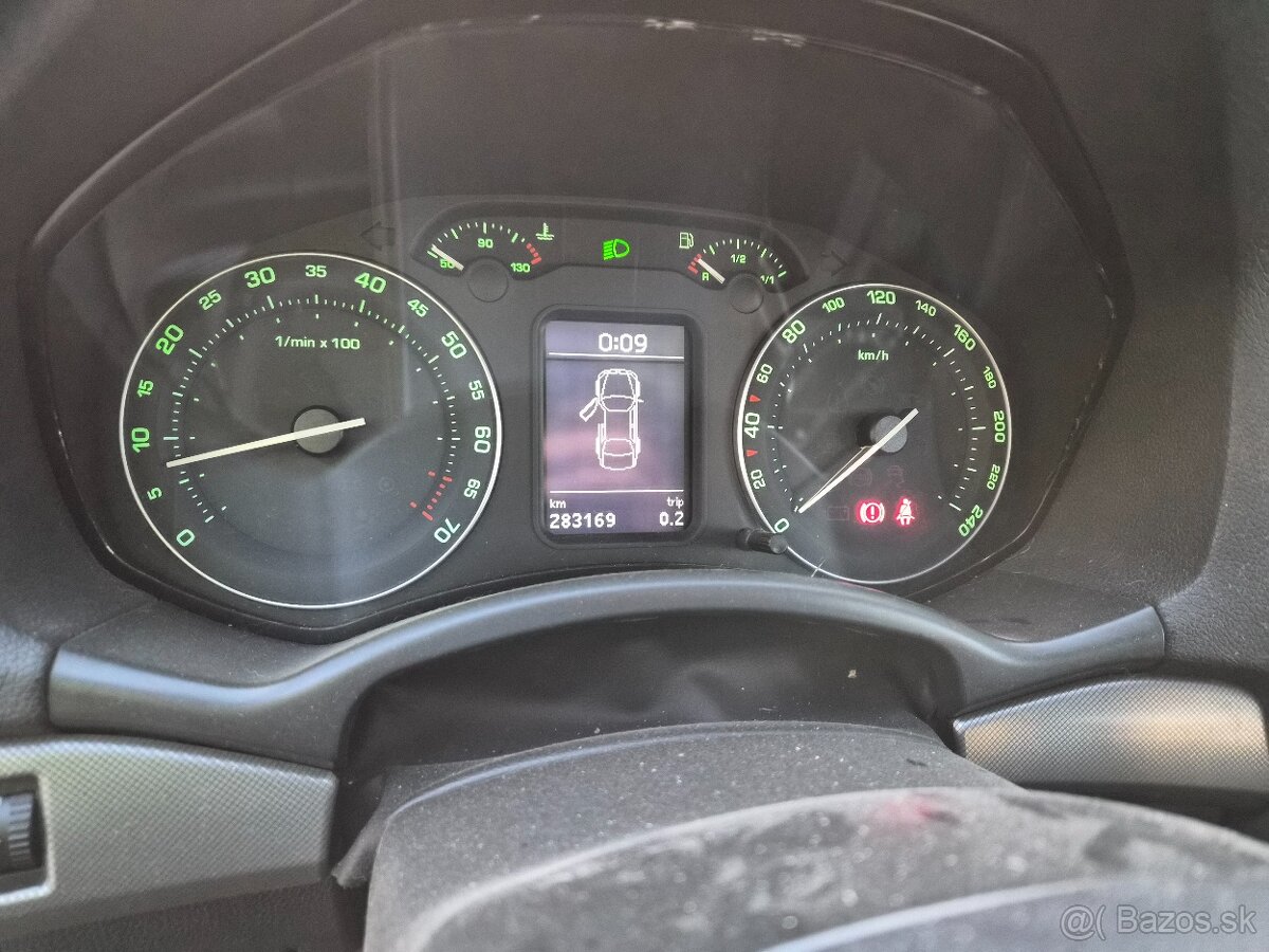 Škoda Octavia 1.6 MPi - 11