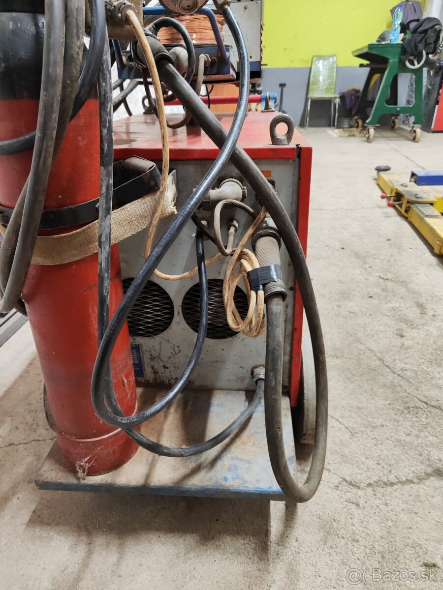 Tabulové nožnice + zvaračka CO2 - 11