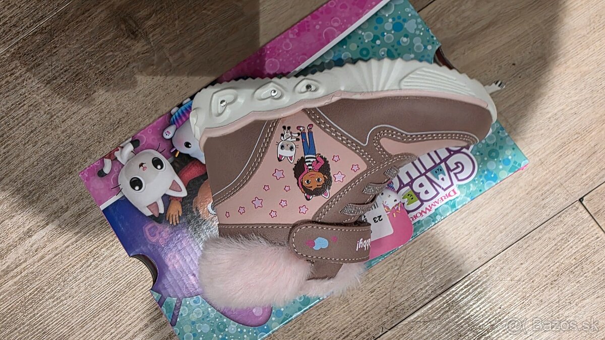 Nenosene nove topanočky pre dievcatko - 11