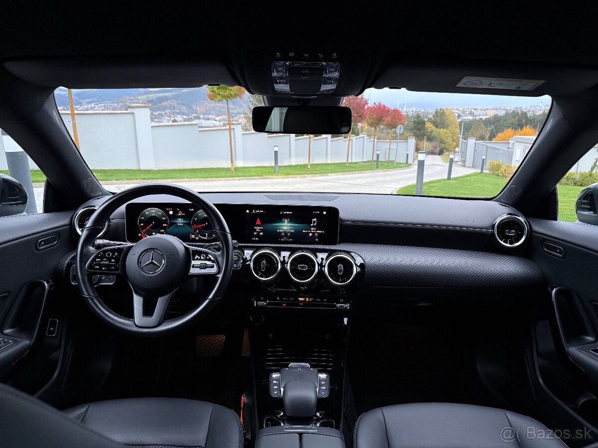 2021 Mercedes CLA 180 benzín - 11
