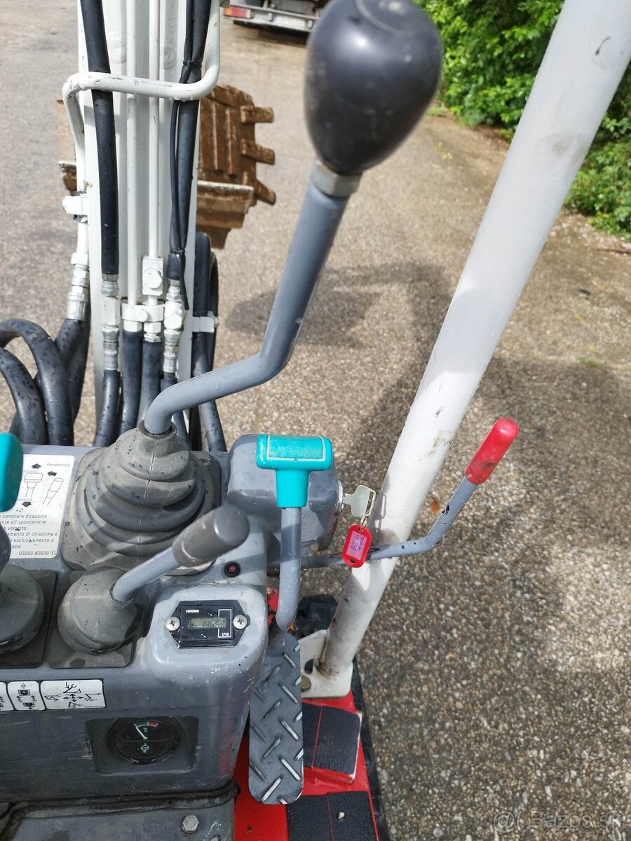 Minibager Takeuchi 900kg. Rozsirovaci - 11