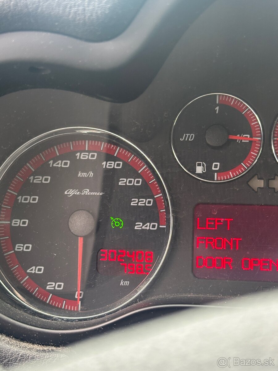 Alfa Romeo 147 1.9JTDM - 11