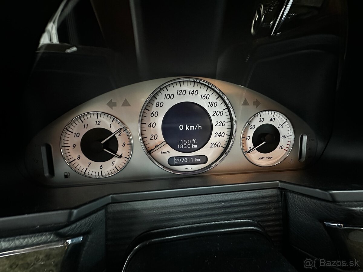 Mercedes Benz E350 V6 4matic - 11