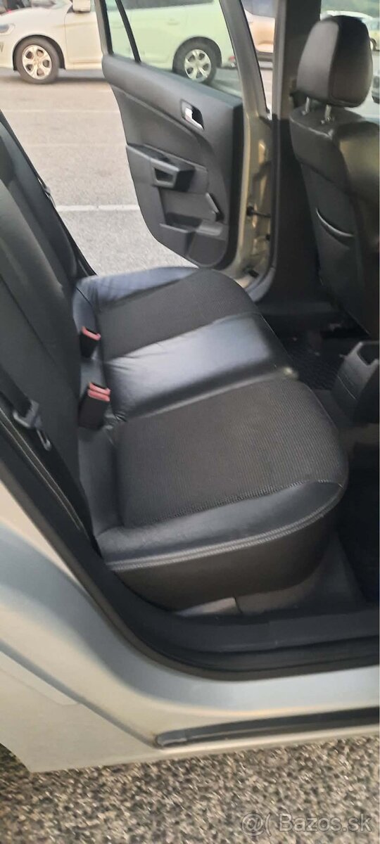 Predám Opel Astra H 1.7 CDTI - 11