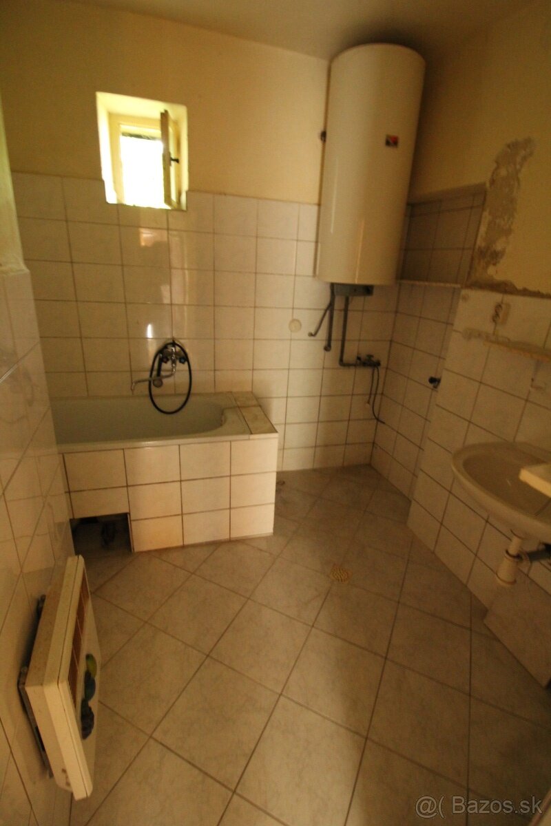 Rodinný dom s pozemkom na predaj, Lazany - 11