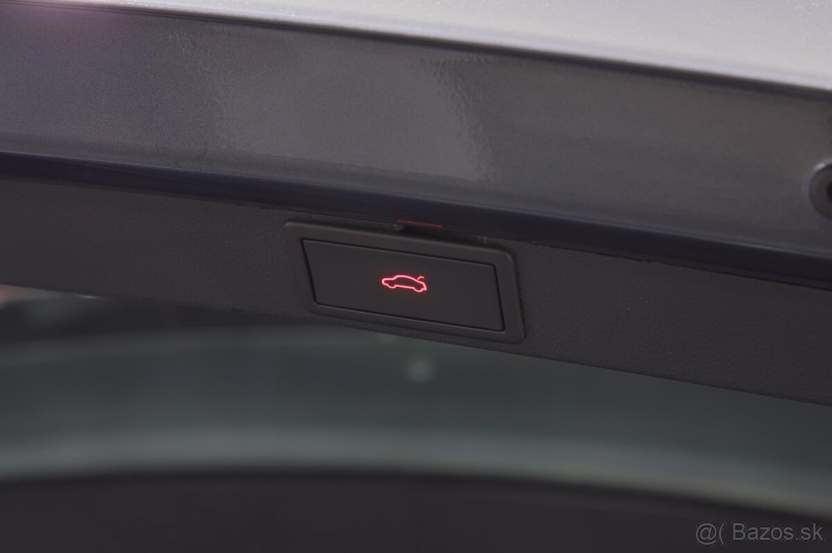 Škoda Octavia 4 iV Combi Style 1.4 TSI 150kW DSG automat - 11