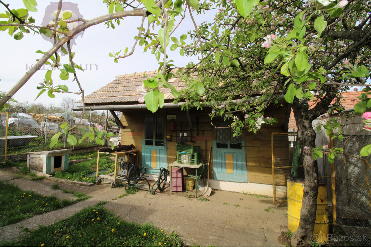 NA PREDAJ - Rodinný dom so záhradou v Sasinkove - 11