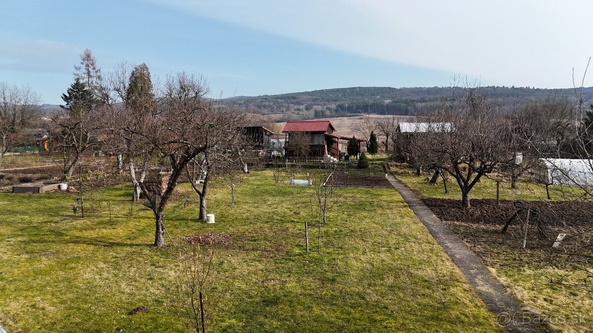 ZÁHRADNÁ CHATKA V LUTILE - 11