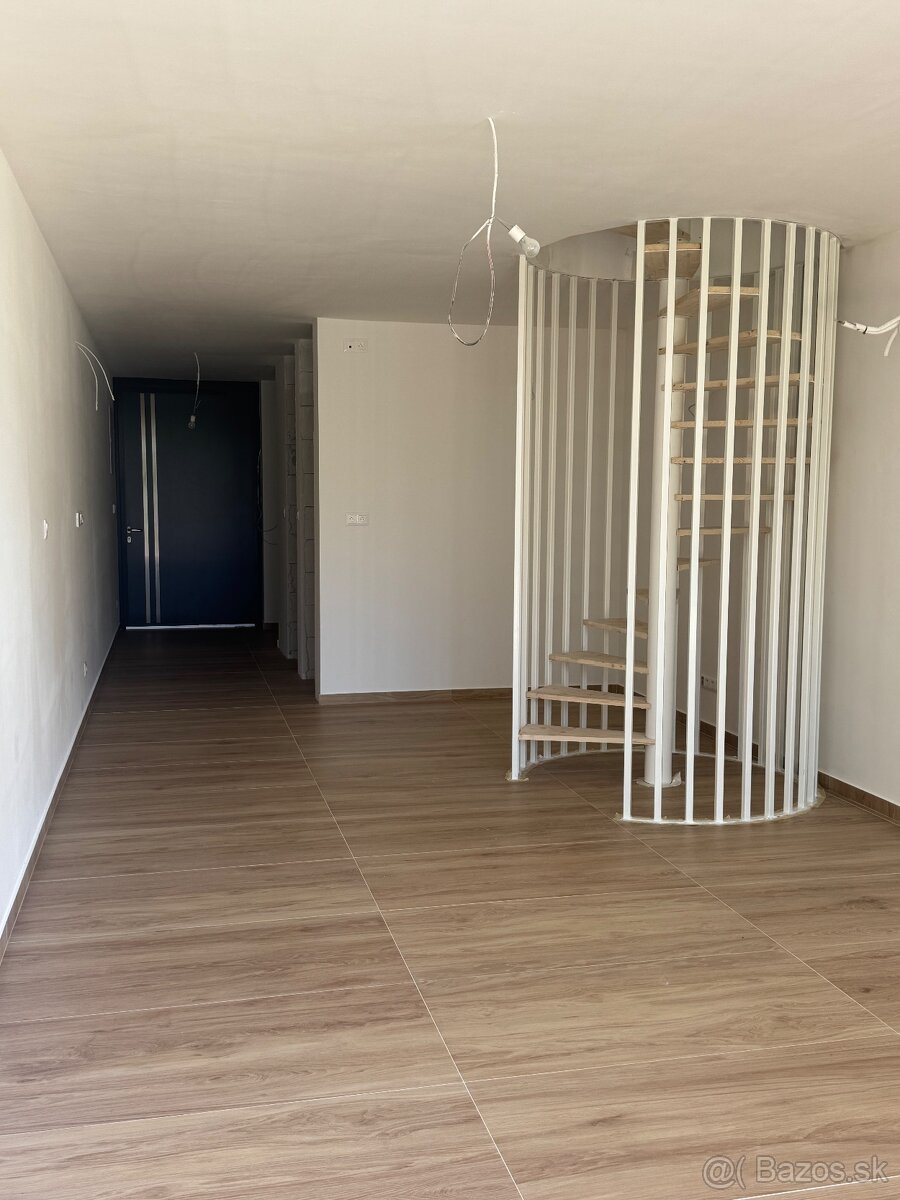 Dom pri Vajnorských jazerách – bývanie ako z dovolenky 🌊✨ - 11