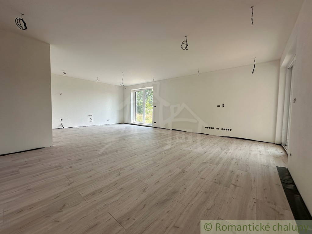 NOVOSTAVBA V NESVADOCH – HOLODOM S MOŽNOSŤOU DOKONČENIA NA - 11