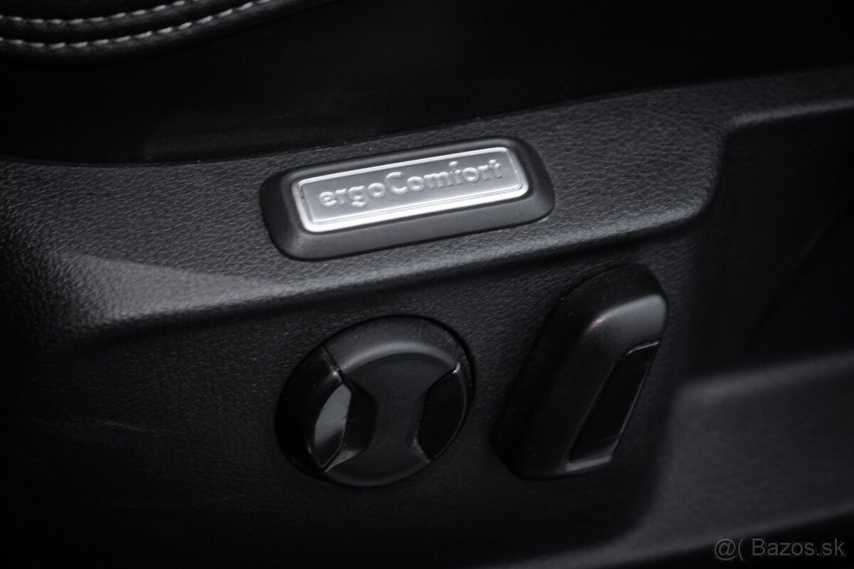 Volkswagen Passat Variant 2.0 BiTDI R-Line 4MOTION DSG - 11