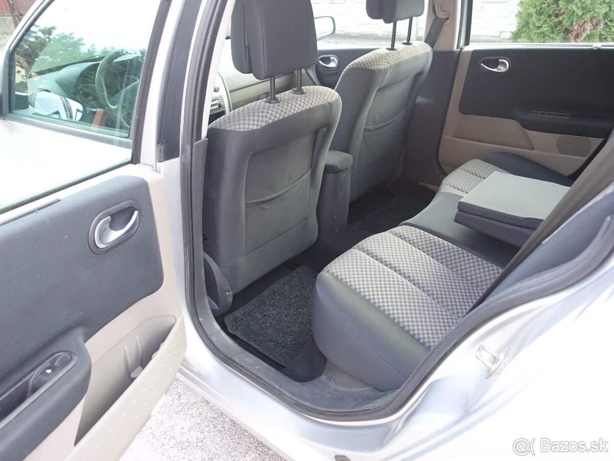 PREDÁM RENAULT MEGANE GRANDTOUR - 11