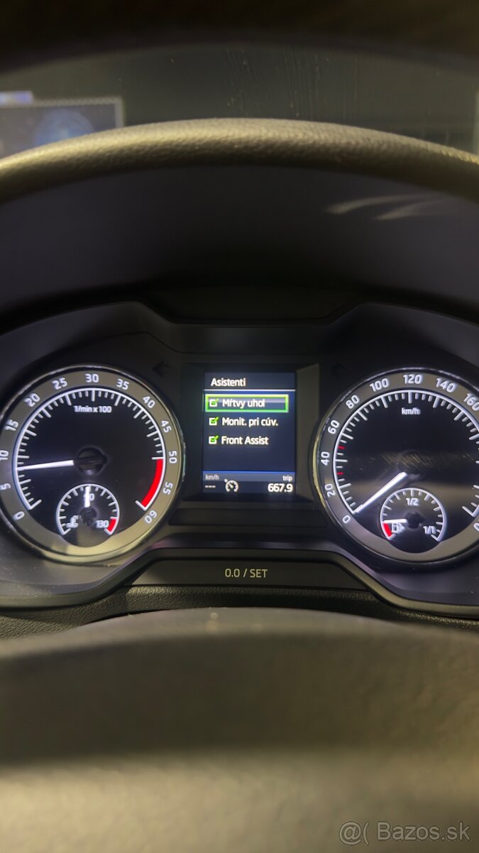 Škoda Octavia Scout - 11