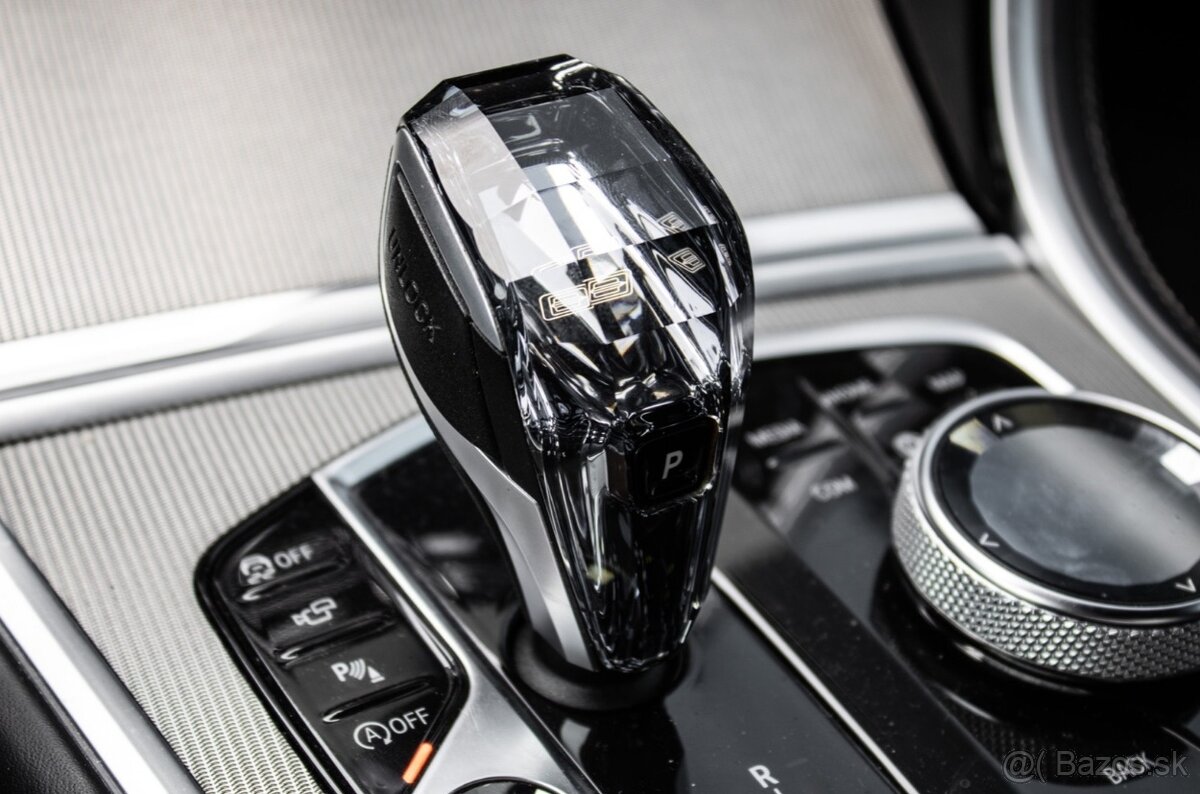 BMW Rad 8 Coupé 840d xDrive - 11